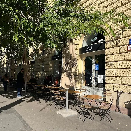 Second Floor Διαμέρισμα *