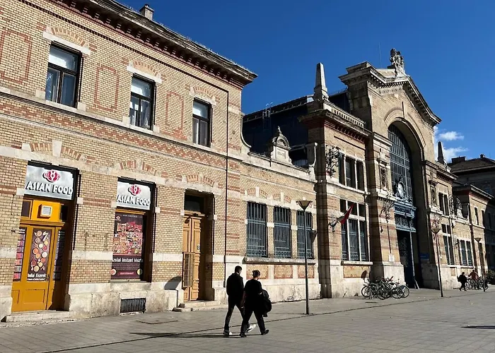 Second Floor * Budapesta