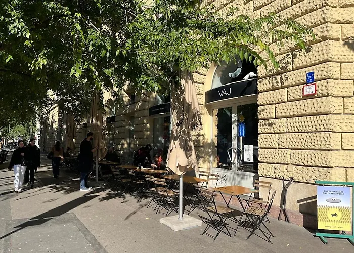 Second Floor Apartament *