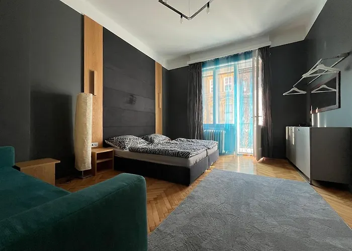 Second Floor Appartement *